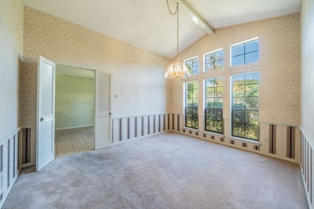 529 Winston Street, Grand Prairie, TX 75052