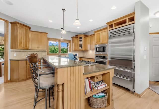 21157 Ridgewood Trail, Lakeville, MN 55044