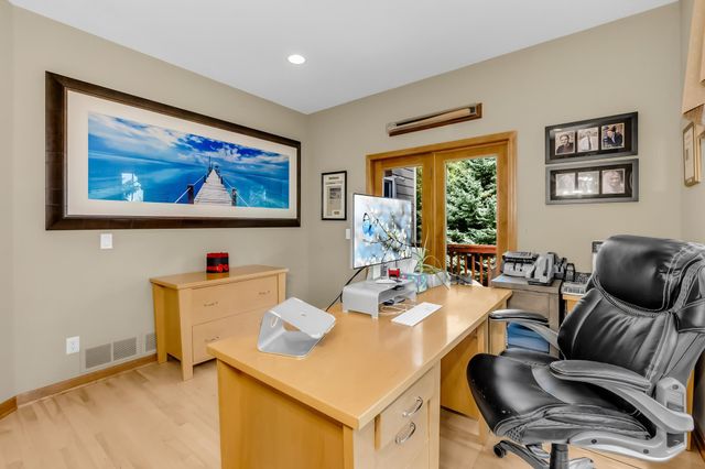 21157 Ridgewood Trail, Lakeville, MN 55044