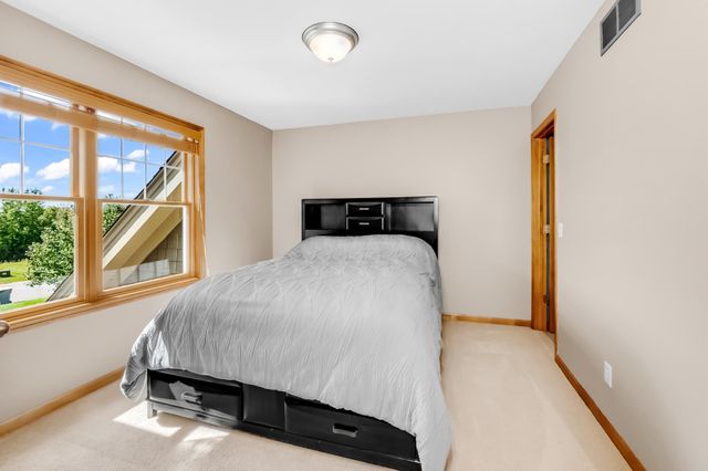 21157 Ridgewood Trail, Lakeville, MN 55044