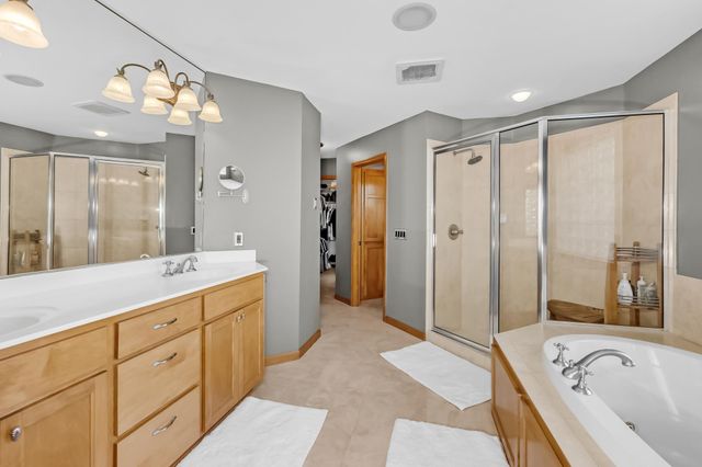 21157 Ridgewood Trail, Lakeville, MN 55044