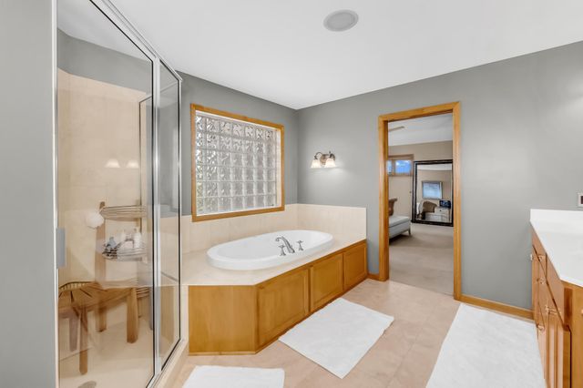 21157 Ridgewood Trail, Lakeville, MN 55044