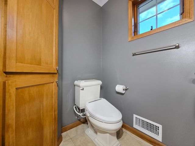 21157 Ridgewood Trail, Lakeville, MN 55044