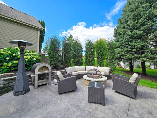 21157 Ridgewood Trail, Lakeville, MN 55044