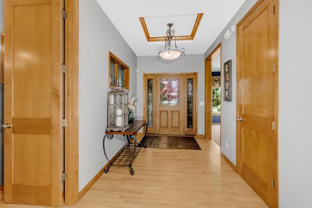 21157 Ridgewood Trail, Lakeville, MN 55044