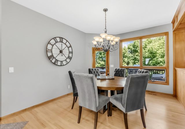 21157 Ridgewood Trail, Lakeville, MN 55044