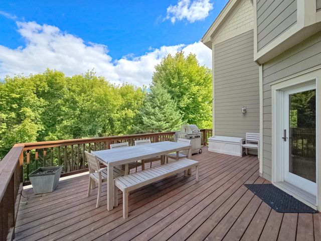 21157 Ridgewood Trail, Lakeville, MN 55044