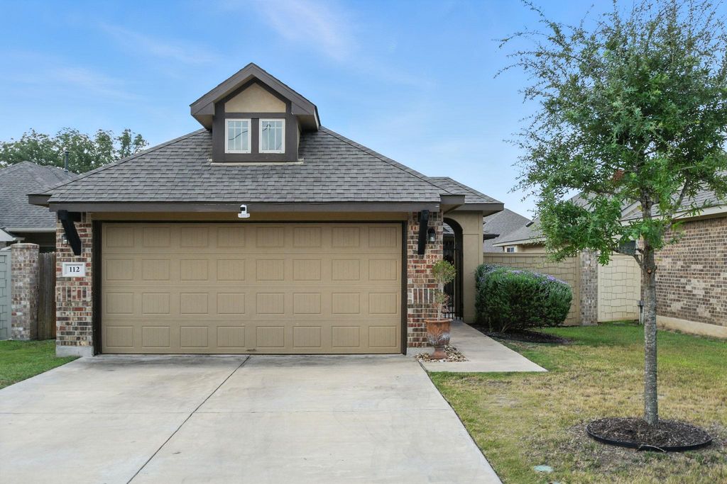 112 Trailstone DR, Bastrop, TX 78602