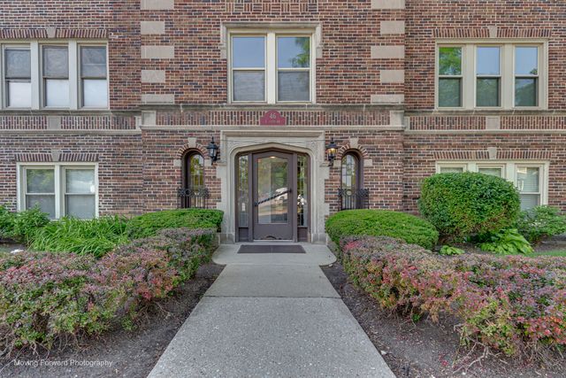 46 6th Avenue GJ, La Grange, IL 60525