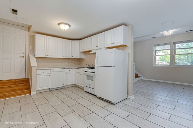 46 6th Avenue GJ, La Grange, IL 60525