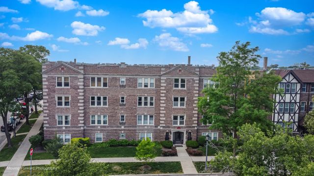 46 6th Avenue GJ, La Grange, IL 60525