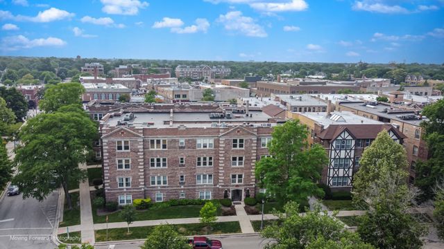 46 6th Avenue GJ, La Grange, IL 60525