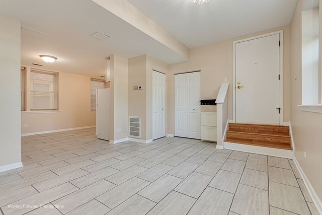 46 6th Avenue GJ, La Grange, IL 60525
