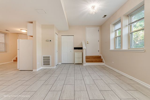 46 6th Avenue GJ, La Grange, IL 60525