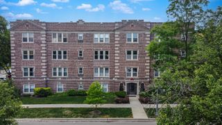 46 6th Avenue GJ, La Grange, IL 60525