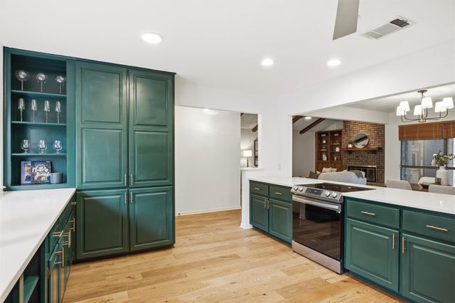 4835 Trail Crest CIR, Austin, TX 78735