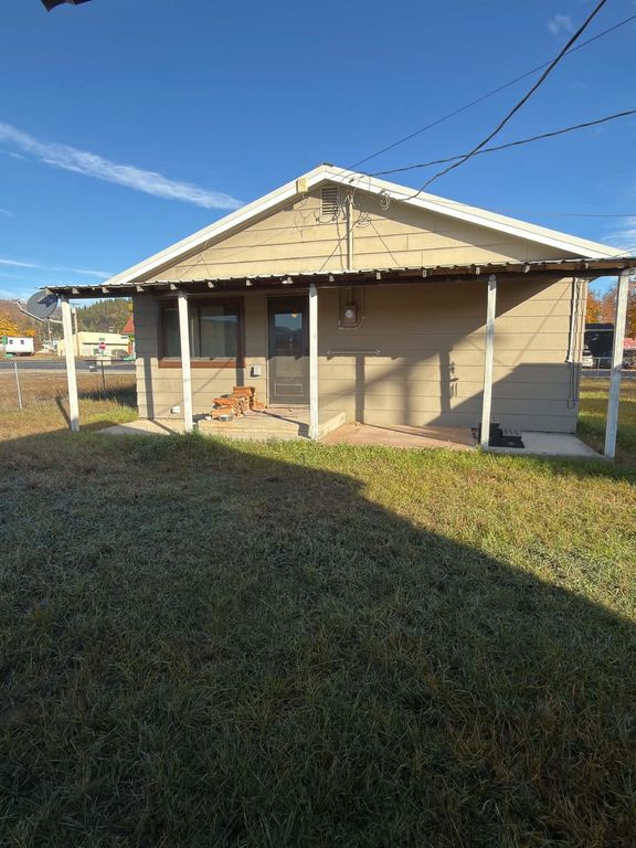 109 E Blackwell St, Ione, WA 99139 photo 2