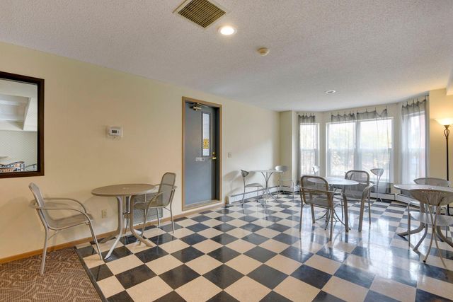 720 3rd Avenue NE 113, Minneapolis, MN 55413