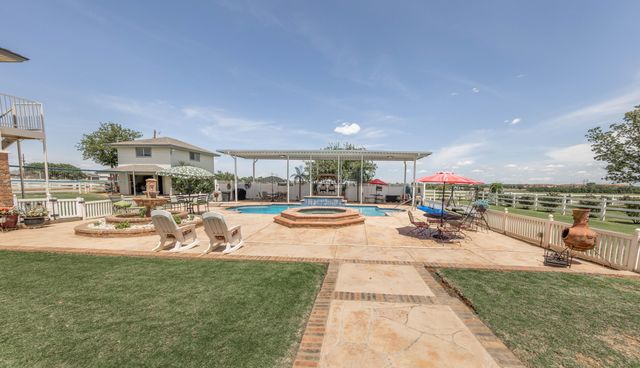 2615 Saratoga Avenue, Lubbock, TX 79407