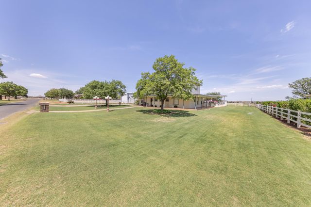 2615 Saratoga Avenue, Lubbock, TX 79407