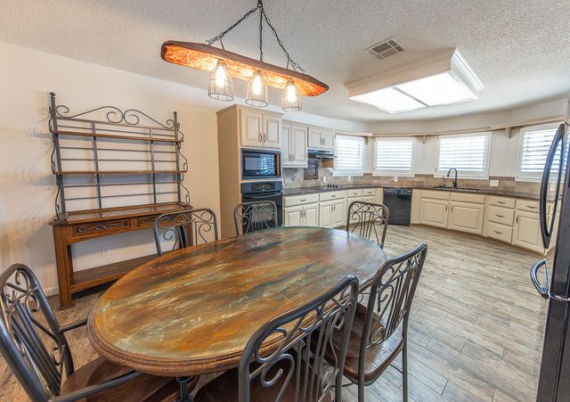 2615 Saratoga Avenue, Lubbock, TX 79407