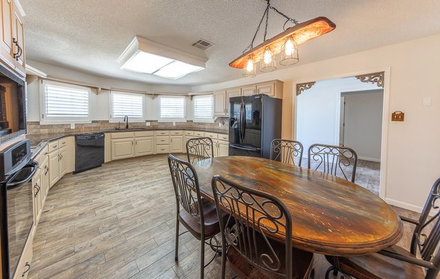 2615 Saratoga Avenue, Lubbock, TX 79407