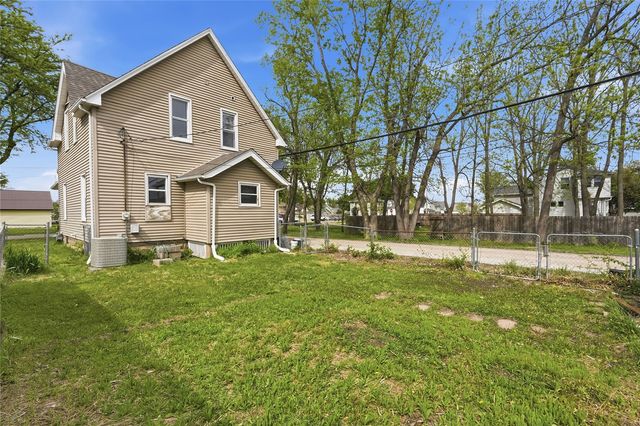 617 9th Ave SW, Cedar Rapids, IA 52404