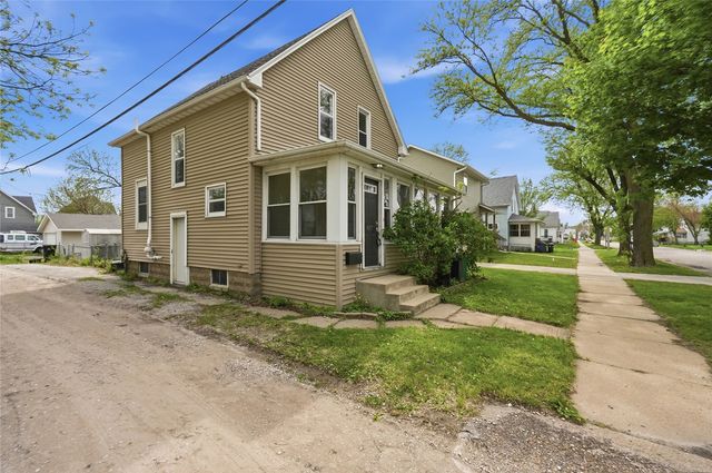 617 9th Ave SW, Cedar Rapids, IA 52404