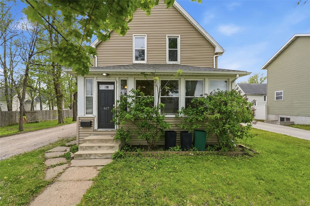 617 9th Ave SW, Cedar Rapids, IA 52404
