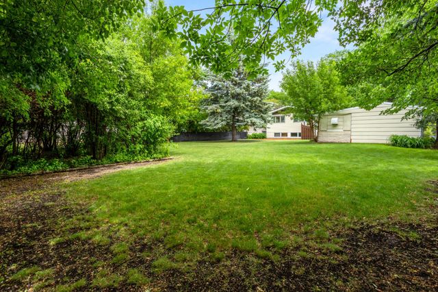 2014 10th Street N, Fargo, ND 58102