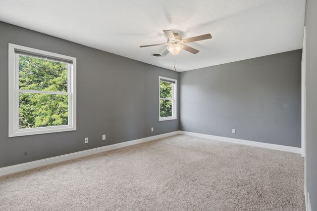 11 Oakley Drive, Leclaire, IA 52753