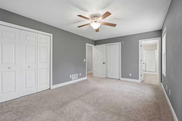 11 Oakley Drive, Leclaire, IA 52753