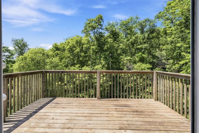 11 Oakley Drive, Leclaire, IA 52753