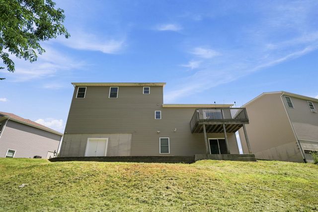 11 Oakley Drive, Leclaire, IA 52753
