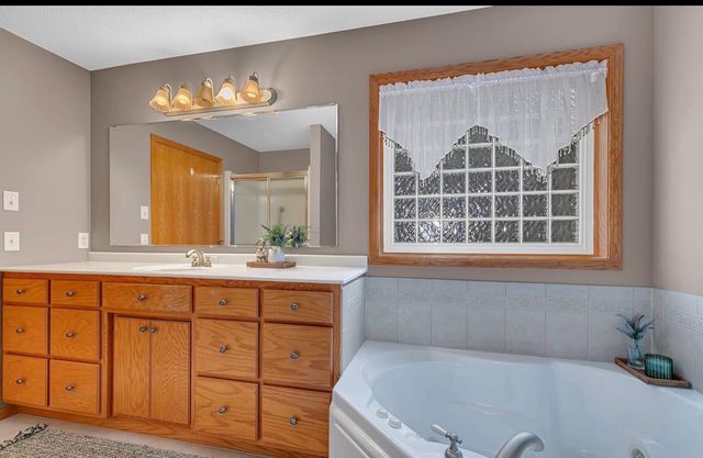 1004 Oak Pond Drive, Sartell, MN 56377