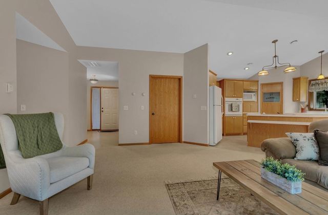 1004 Oak Pond Drive, Sartell, MN 56377
