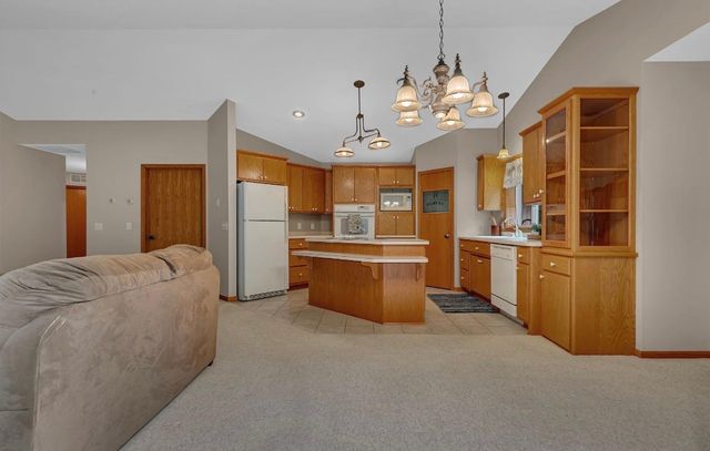 1004 Oak Pond Drive, Sartell, MN 56377