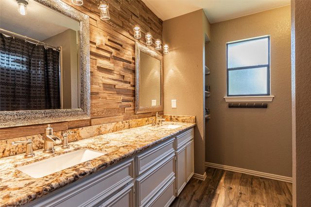 3014 County Road 855c, Alvin, TX 77511