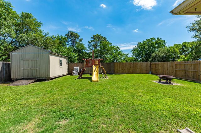 3014 County Road 855c, Alvin, TX 77511