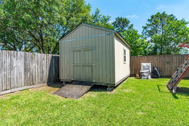 3014 County Road 855c, Alvin, TX 77511
