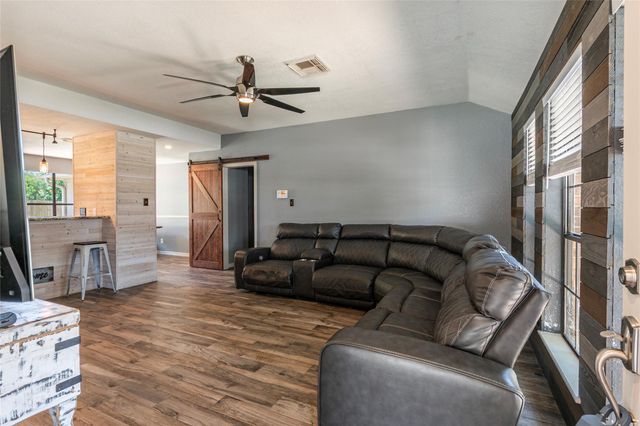 3014 County Road 855c, Alvin, TX 77511