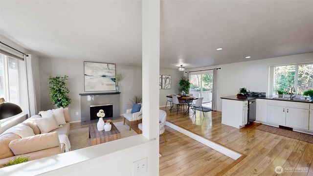 17815 152nd Place SE, Renton, WA 98058