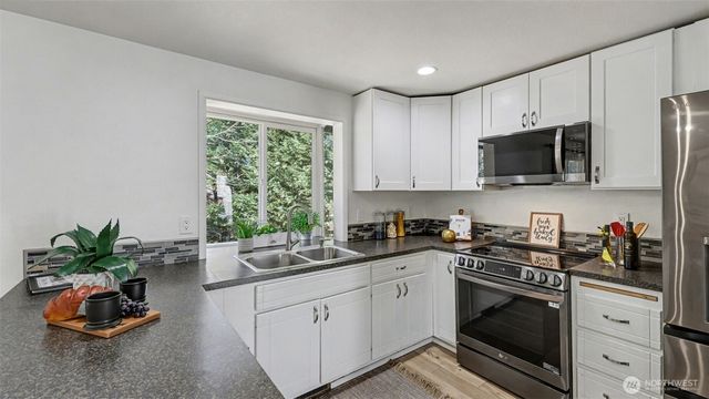 17815 152nd Place SE, Renton, WA 98058