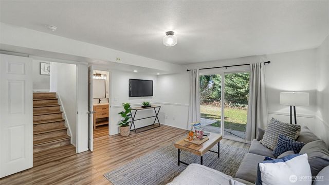 17815 152nd Place SE, Renton, WA 98058