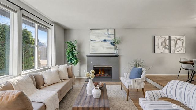 17815 152nd Place SE, Renton, WA 98058