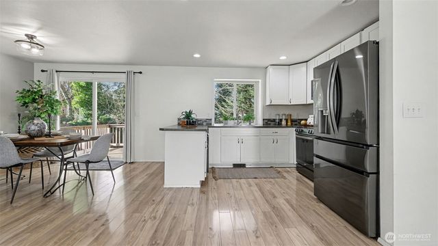 17815 152nd Place SE, Renton, WA 98058