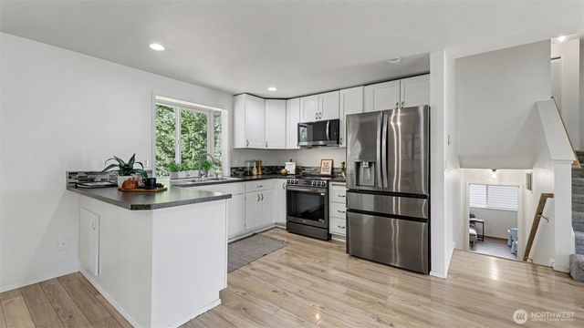 17815 152nd Place SE, Renton, WA 98058