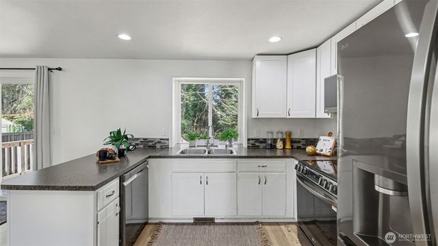 17815 152nd Place SE, Renton, WA 98058