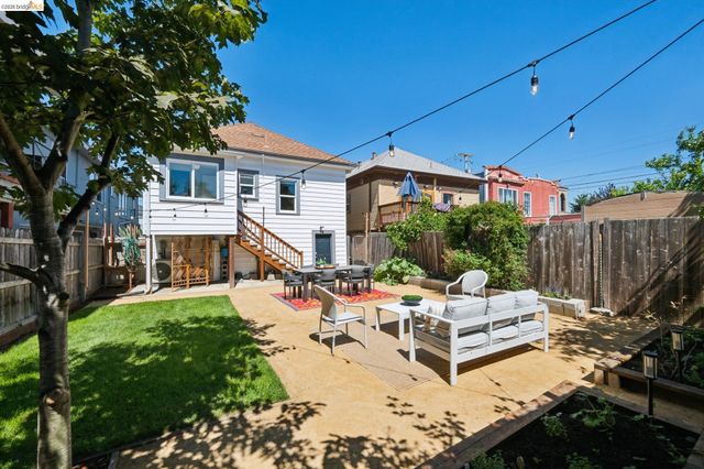 1161 61St St, Oakland, CA 94608