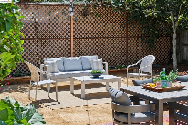 1161 61St St, Oakland, CA 94608